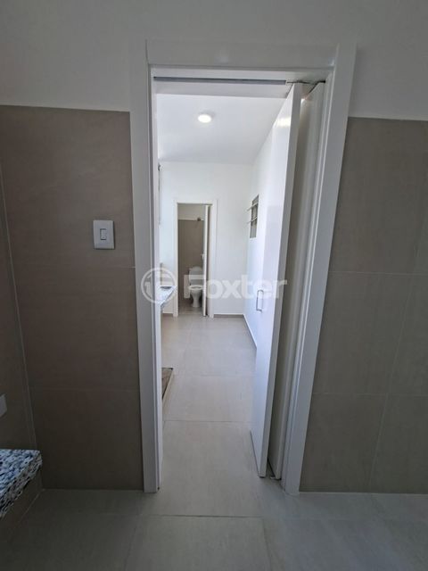 Image 6 - 320427