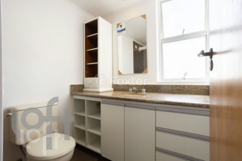 Image 31 - 320560