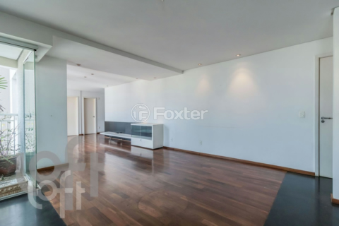 Image 7 - 322271