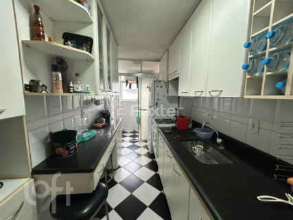 Image 4 - 322440