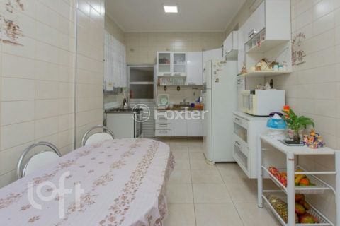 Image 11 - 323146
