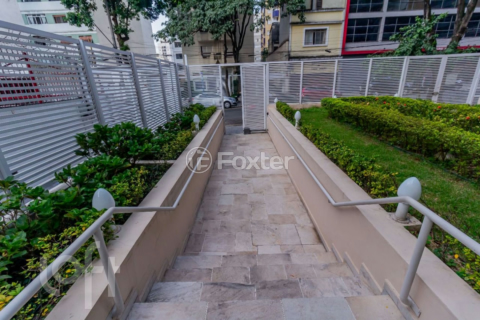 Image 53 - 323297