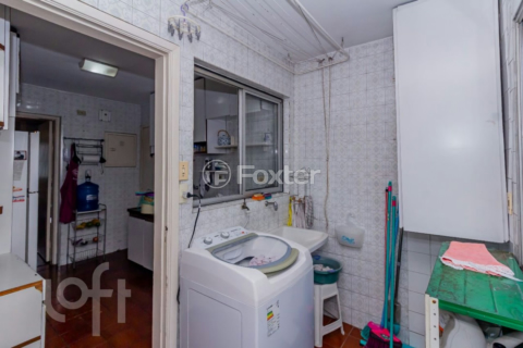 Image 32 - 323297