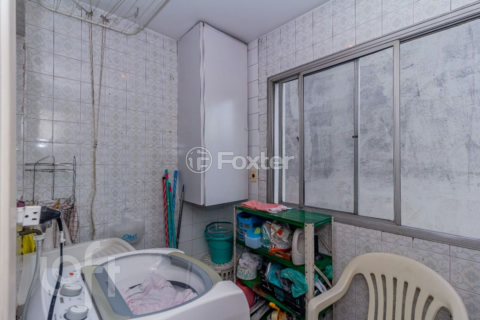 Image 30 - 323297