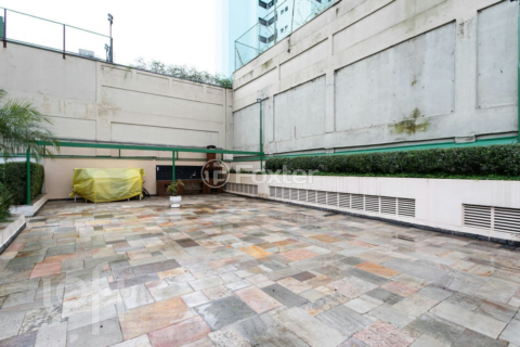 Image 22 - 323340