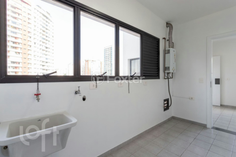 Image 38 - 323340