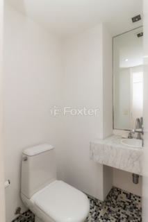 Image 8 - 323667
