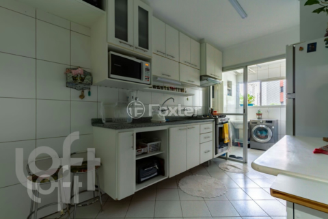 Image 29 - 325445