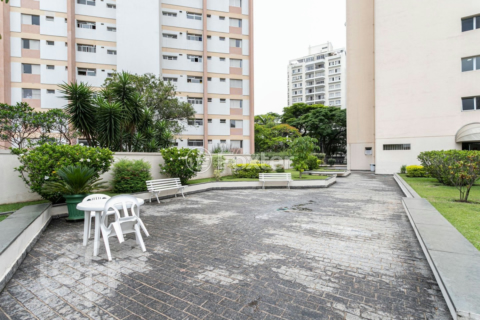 Image 19 - 325551