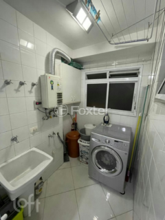 Image 35 - 325941