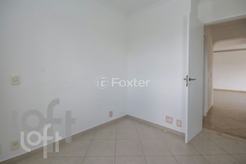 Image 11 - 326295