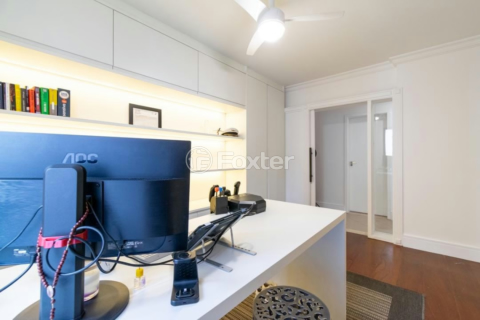 Image 33 - 326340