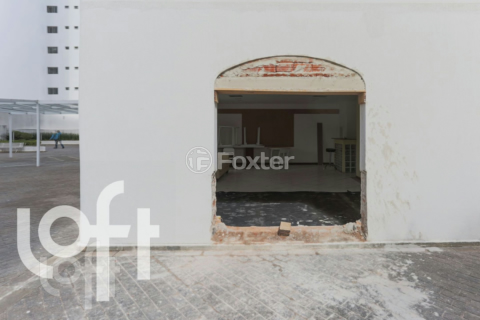 Image 23 - 326400