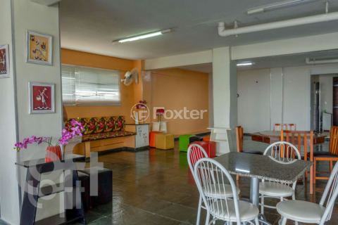 Image 42 - 327216