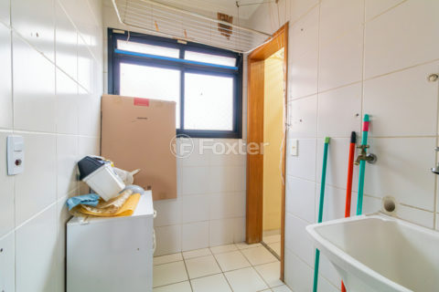 Image 24 - 327899