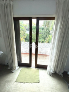 Image 21 - 328533