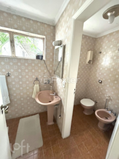 Image 7 - 328533