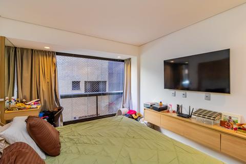 Image 19 - 328627