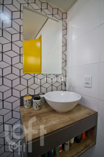 Image 31 - 329257