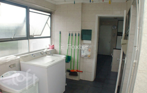 Image 7 - 329502
