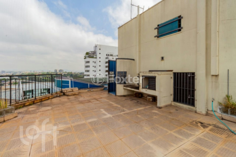 Image 17 - 329552