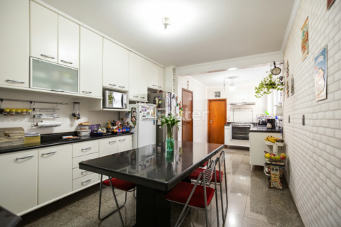 Image 10 - 329693