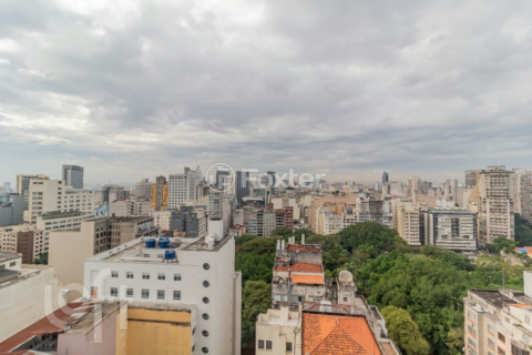 Image 17 - 329940