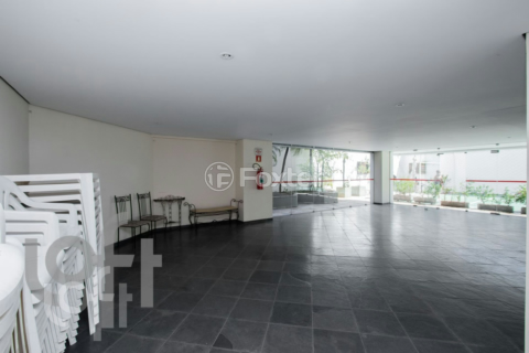 Image 30 - 330524