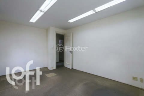 Image 37 - 330739