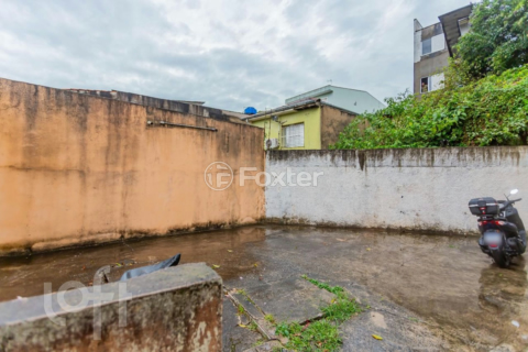 Image 38 - 332038