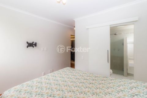 Image 21 - 332417