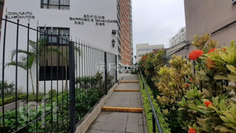 Image 9 - 333025