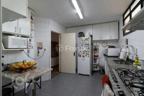 Image 20 - 333752