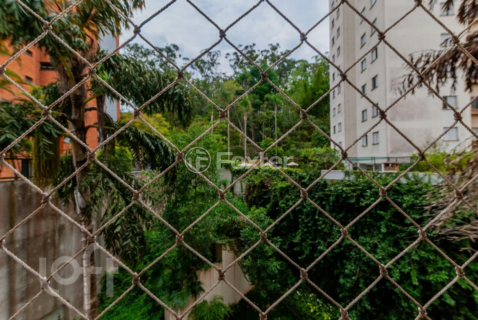 Image 8 - 334515