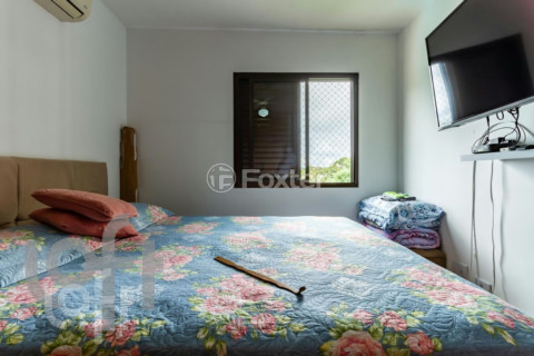 Image 35 - 335402