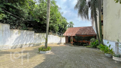 Image 30 - 337695