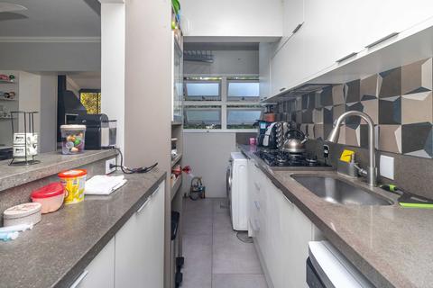 Image 17 - 337985