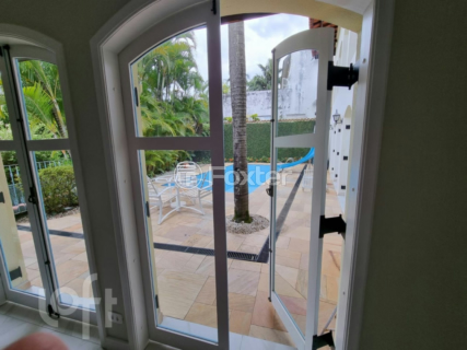 Image 19 - 357783