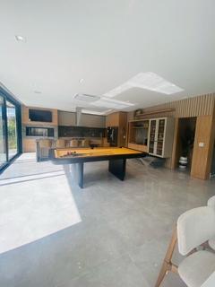 Image 10 - 366525