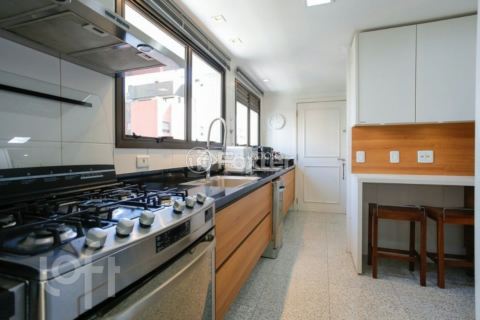 Image 30 - 367361