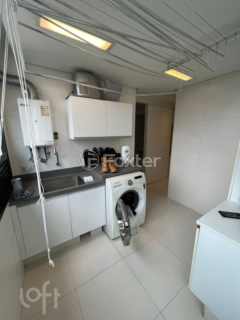 Image 21 - 367380