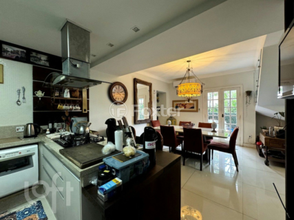 Image 11 - 369180