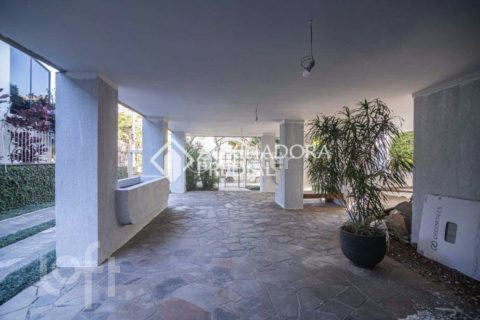 Image 4 - 371552