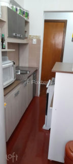 Image 7 - 372695