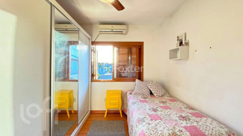 Image 19 - 372703