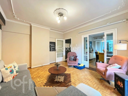 Image 4 - 372831
