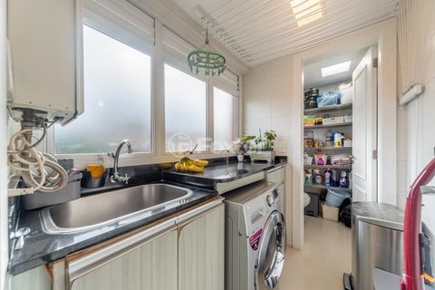 Image 24 - 373220