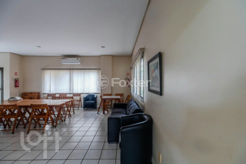Image 29 - 375482