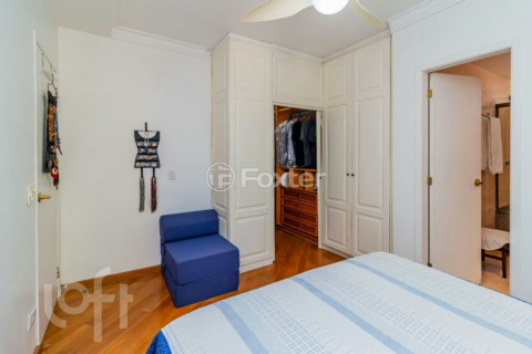 Image 30 - 377034