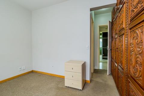 Image 10 - 377038